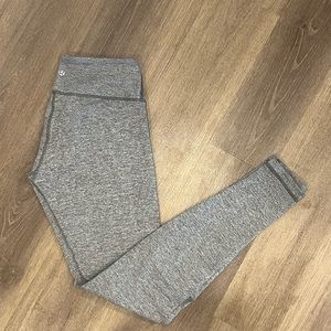 Lululemon leggings size 6